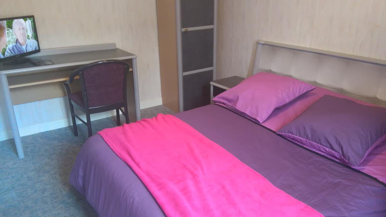 Chez Maxim Hotel Saint-Sauveur  Bagian luar foto